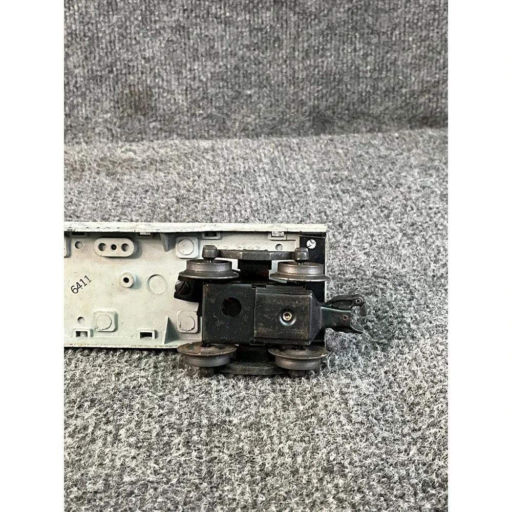 Vintage Lionel Lines 6411 Flatcar O Gauge Train Model Metal Base Collector Piece